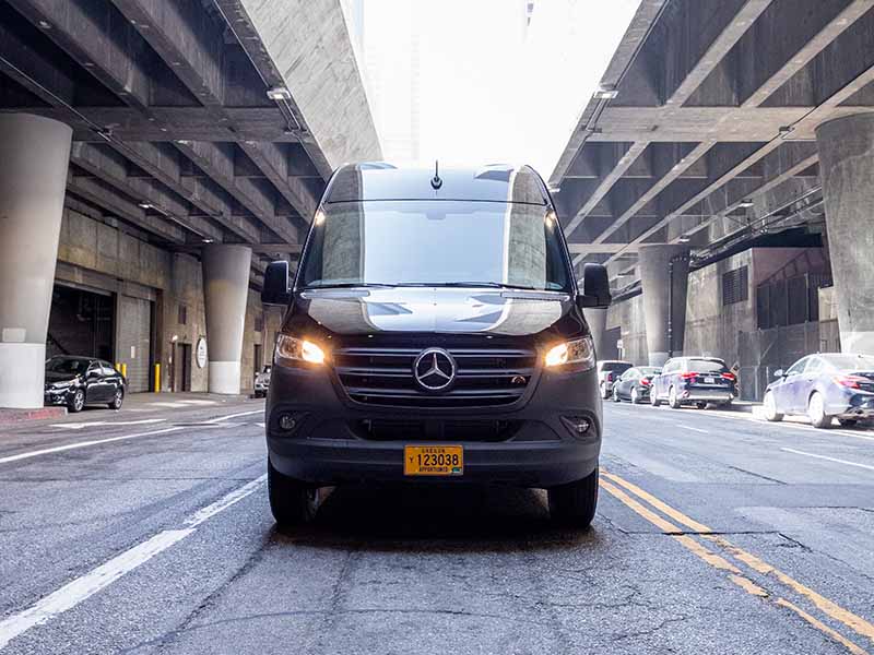 Sprinter Grand Front View