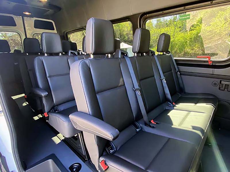 Relax on long trips with arm rests and USB ports